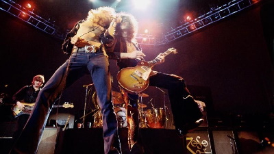 Led Zeppelin - Black Dog (Live at Madison Square Garden 1973)