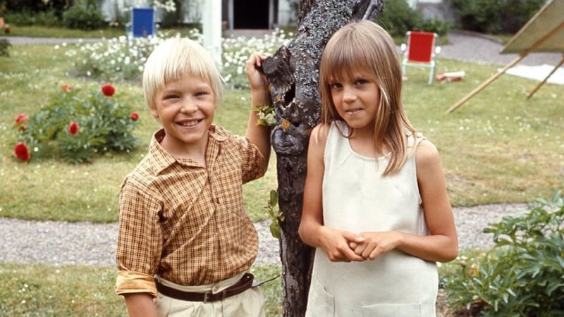 La Pierre Blanche – scène de jardin de la série suédoise – 1973