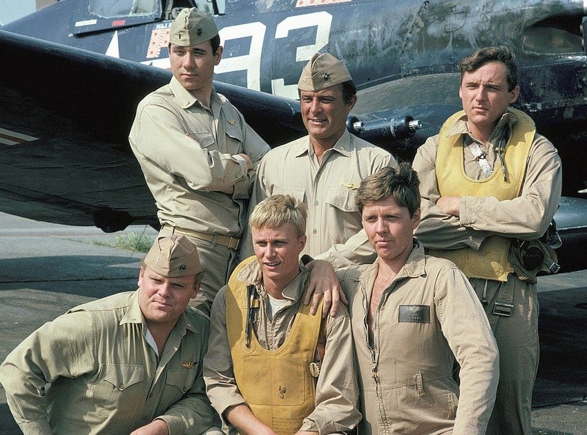 Les Têtes brûlées – les pilotes de l'escadrille devant leurs Corsair – 1976