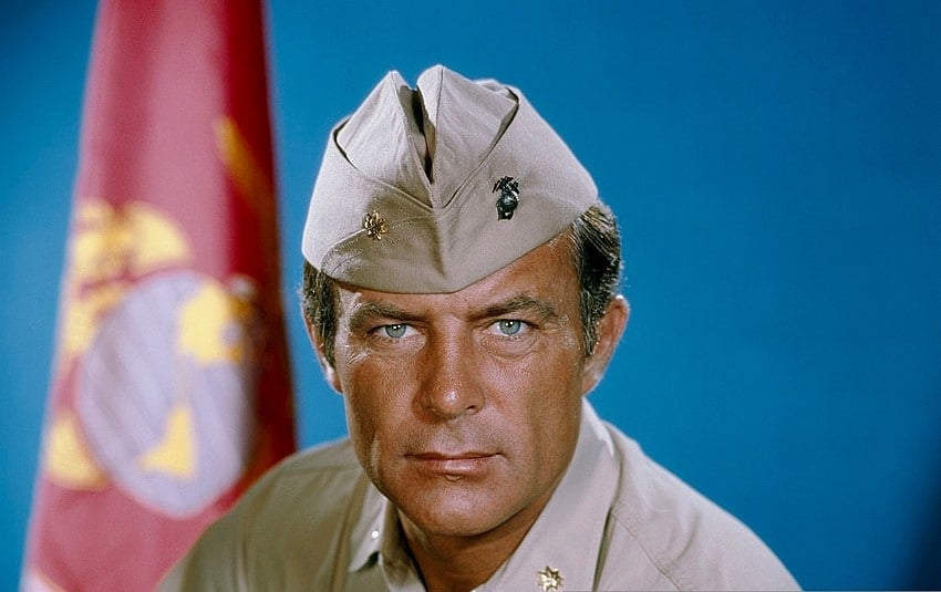 Les Têtes brûlées – Robert Conrad dans le rôle de Pappy Boyington – 1976